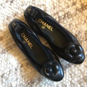 CHANEL flat shoes